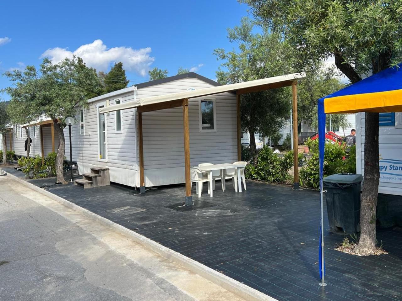 Happy Camp Mobile Homes In Castello Camping & Summer Resort Neos Marmaras Buitenkant foto